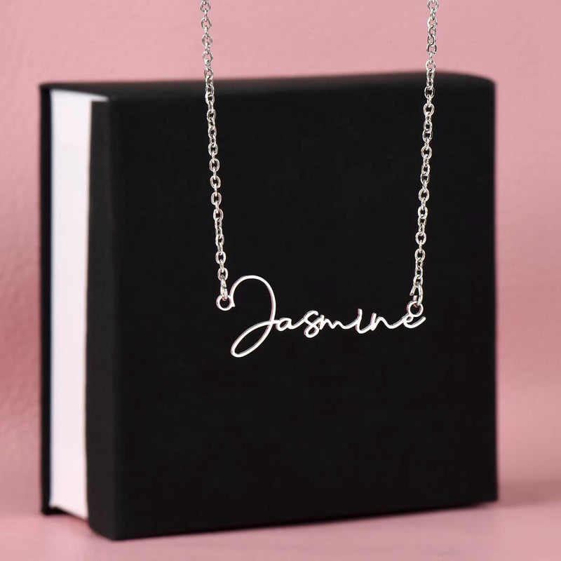 Gift of Emotion: The Perfect Name Necklace for Someone You Cherish