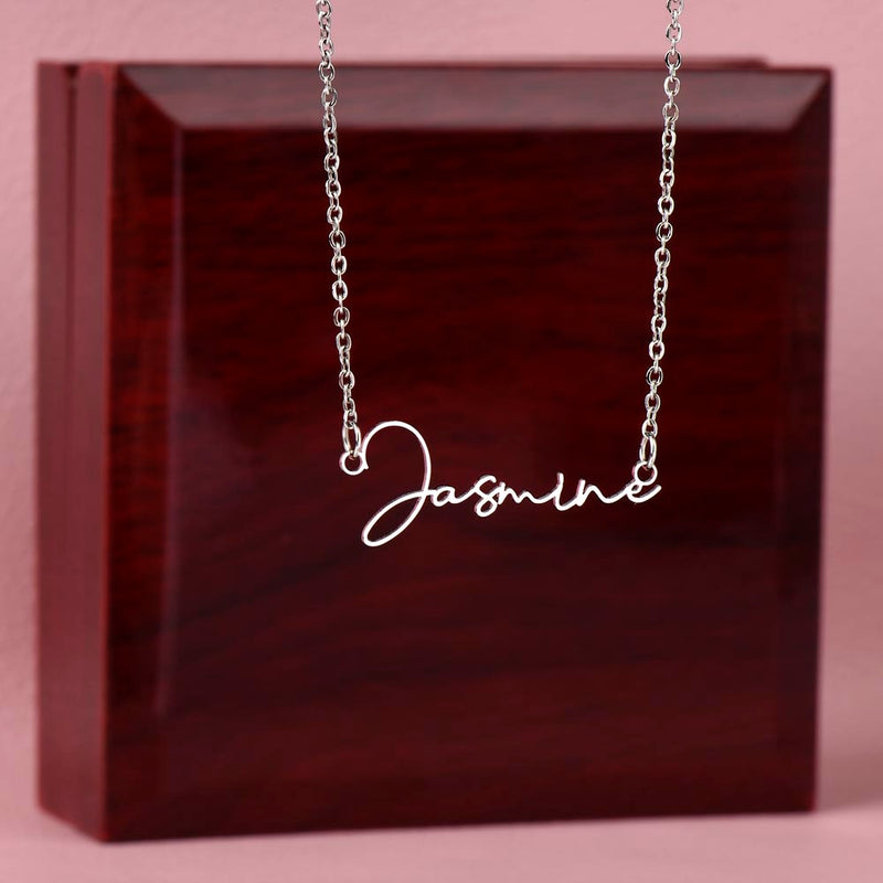 Gift of Emotion: The Perfect Name Necklace for Someone You Cherish